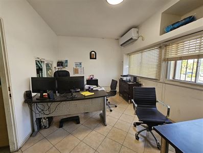 להשכרה משרד באלקנה רוני יזדי נכסים ושיווק נדלן