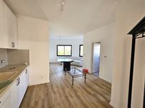 להשכרה באורנית יחידה 2 חדרים יפה ומרווחת רוני יזדי נכסים ושיווק נדלן