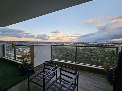 באורנית דירת 4 חדרים יפייפיה ונעימה עם מרפסת גדולה צופה לנוף פתוח רוני יזדי נכסים ושיווק נדלן