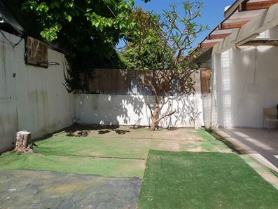 למכירה בית דו-משפחתי בשערי תקווה רוני יזדי נכסים ושיווק נדלן