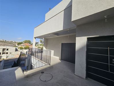 להשכרה בית 6 חדרים יפה וחדיש בעץ אפרים רוני יזדי נכסים ושיווק נדלן