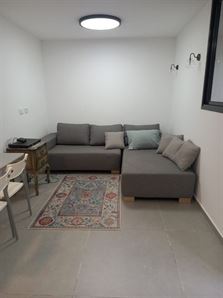 יחידה מרוהטת חדשה להשכרה באורנית רוני יזדי נכסים ושיווק נדלן