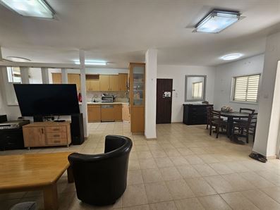 בראש העין להשכרה דירת 4 חדרים עם מרפסת שמש רוני יזדי נכסים ושיווק נדלן