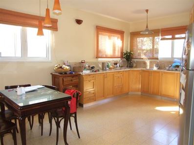 בית להשכרה באורנית רוני יזדי נכסים ושיווק נדלן