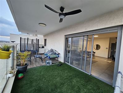 באורנית דירת 4 חדרים יפייפיה ונעימה עם מרפסת גדולה צופה לנוף פתוח רוני יזדי נכסים ושיווק נדלן