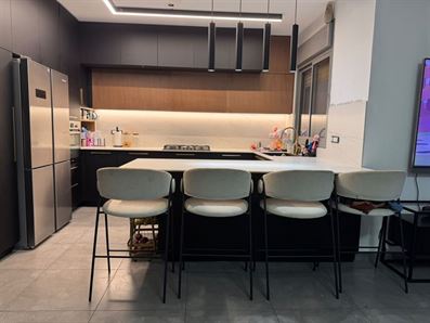 דירת 5 חדרים גדולה ומושקעת באורנית רוני יזדי נכסים ושיווק נדלן