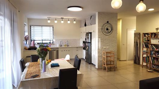 בתים למכירה בעץ אפרים רוני יזדי נכסים ושיווק נדלן