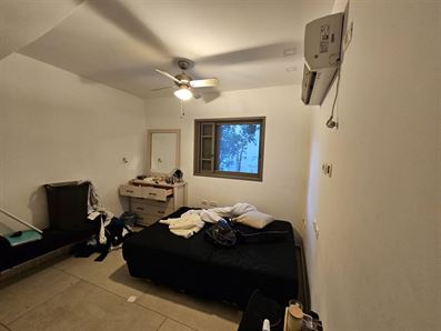 יחידת דיור 3 חדרים עם חצר להשכרה רוני יזדי נכסים ושיווק נדלן