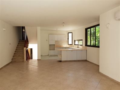 למכירה בית דו-משפחתי בשערי תקווה רוני יזדי נכסים ושיווק נדלן