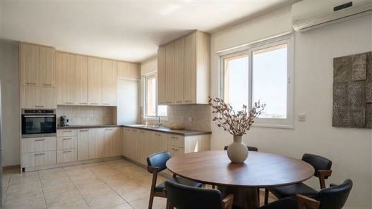 באלקנה דופלקס גדול מחולק לשתי דירות נפרדות רוני יזדי נכסים ושיווק נדלן