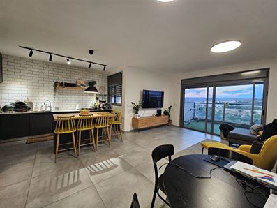 באורנית דירת 4 חדרים יפייפיה ונעימה עם מרפסת גדולה צופה לנוף פתוח רוני יזדי נכסים ושיווק נדלן