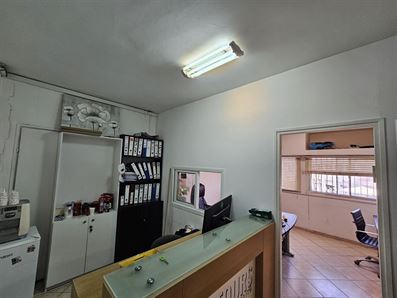 להשכרה משרד באלקנה רוני יזדי נכסים ושיווק נדלן