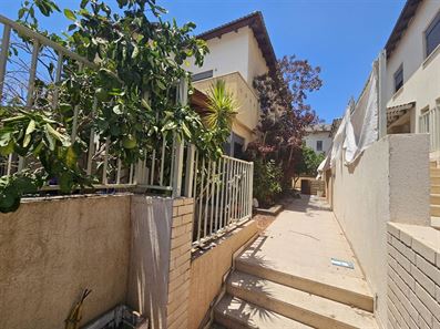 ברמת אלקנה בית קרקע 6 חדרים למכירה רוני יזדי נכסים ושיווק נדלן