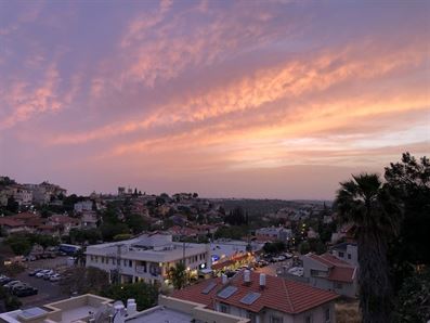 בית חדש מחולק לשתי דירות נפרדות רוני יזדי נכסים ושיווק נדלן