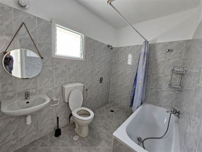 להשכרה בעץ אפרים בית גדול- מחיר כולל ארנונה רוני יזדי נכסים ושיווק נדלן